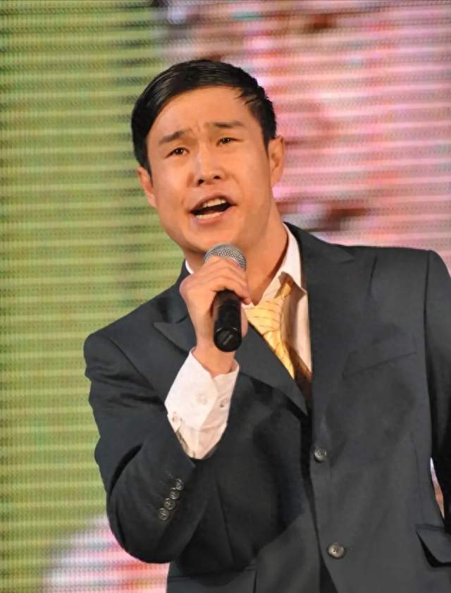 小沈阳沈春阳共患难守平淡如今夫妻肩并肩同台站到台前