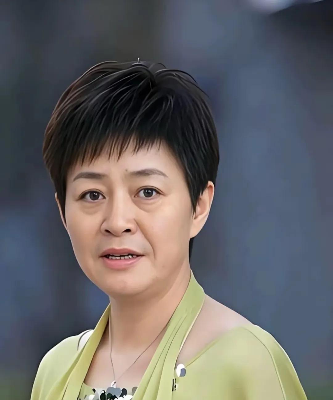 请帮她取个洋气点的名字，谢谢！