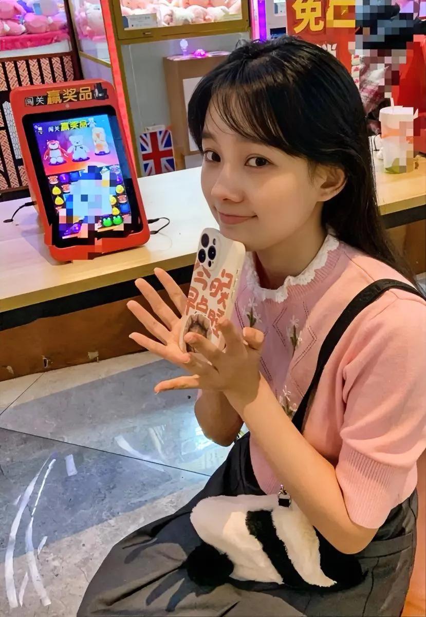 1.《春花厌》横店开机，刘学义、吴谨言。
2.音乐才女张钰琪赴美国伯克利音乐学院