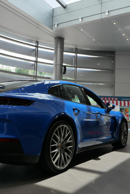 💙 panamera 卢加诺蓝