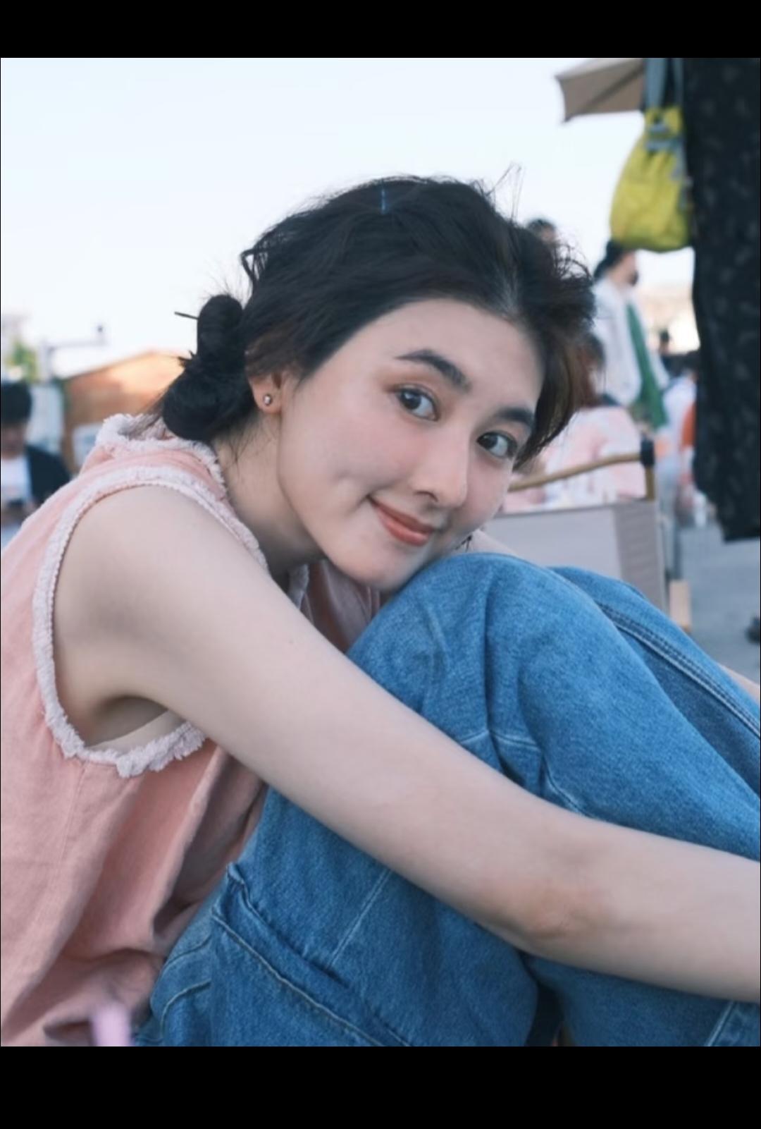 戏没红，人却红了！
给自己加戏加多了吧，看那天晚上的直播了，跟喝多了一样，啥都往