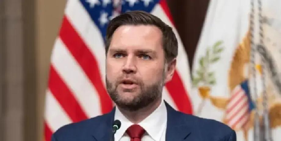 万斯怒怼欧洲！
俄乌成最难烂摊子，西方援乌联盟即将崩盘？
 
美国副总统万斯在匈