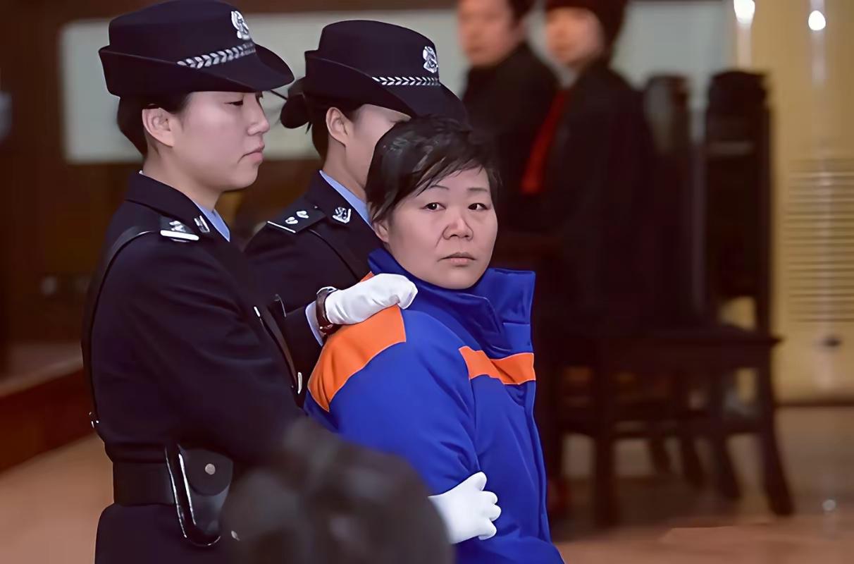 2014年，陕西一家医院的产科主任张淑侠，因贩卖26名婴儿被判处死刑。直到最后，