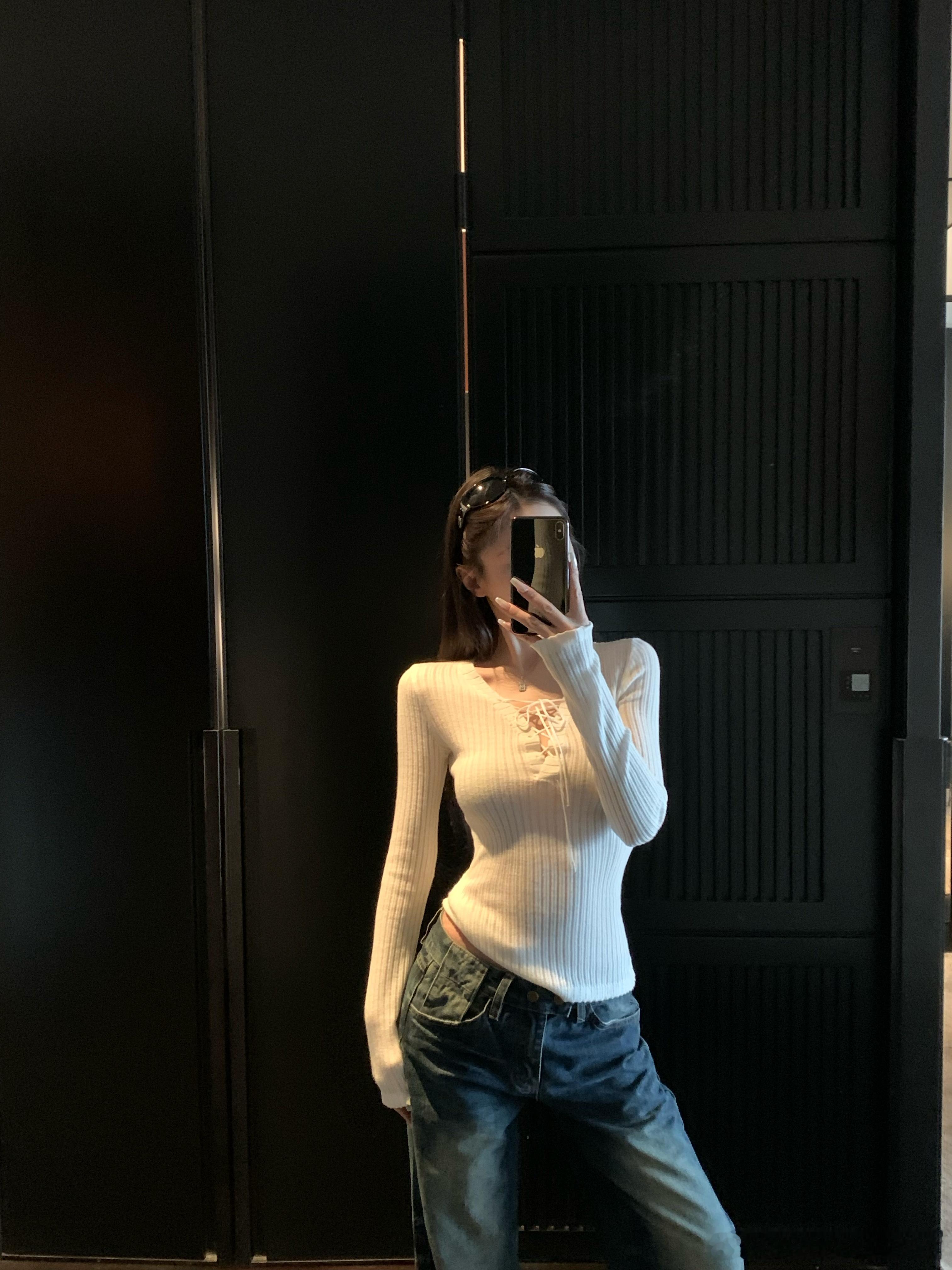 辣妹好穿绑带上衣来啦 必不可少利用率最高的单品上身超级显瘦 这个交叉绑带实在很有
