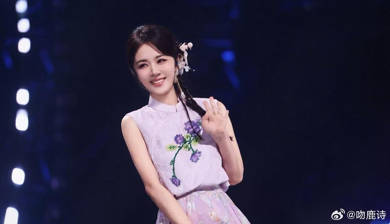 1.王晓晨和俞灏明不仅没有在社交平台公开，私下对朋友也没公开，没明确承认过对方是