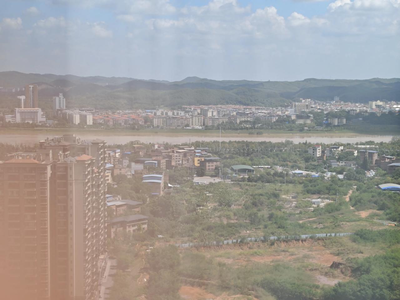 最近邕江涨水情况很严峻。受左江、右江持续来水及台风“博罗依”残留云系影响，邕江水