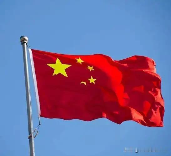 东海之上，怒涛翻涌。

昔日烽烟地，今又见魑魅魍魉屡越红线。每寸领海，皆浸染着先