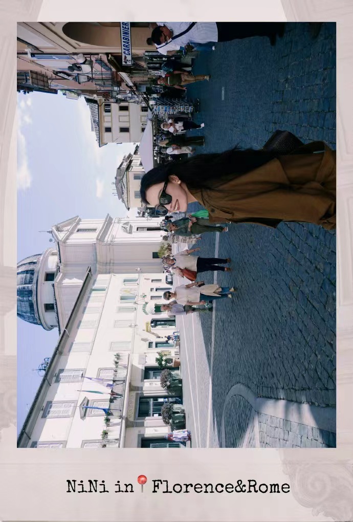 倪妮明媚女子 倪妮好一个明媚女子，点击查收倪妮的旅行明信片，明媚惬意好美啊~ ​