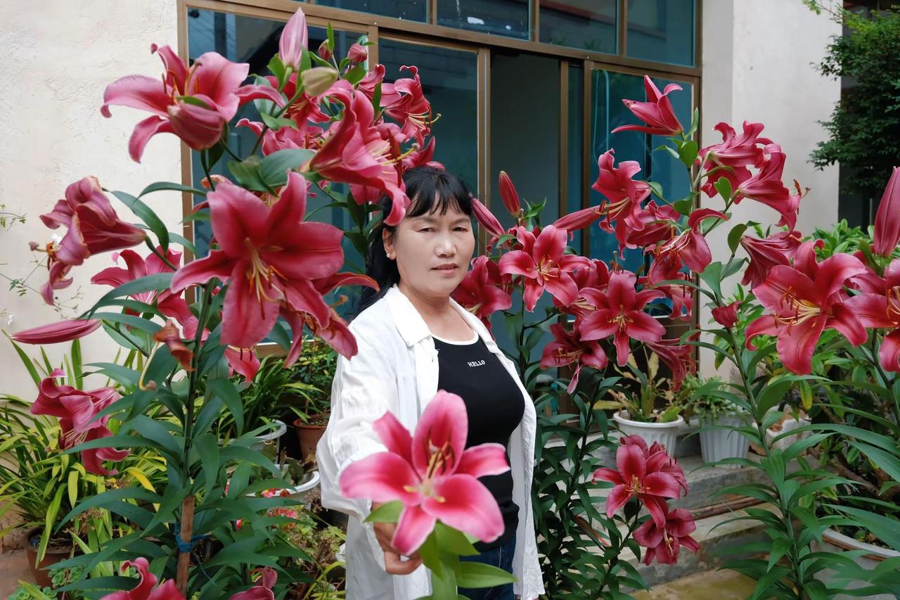 你是一朵花 最美的一朵花。
