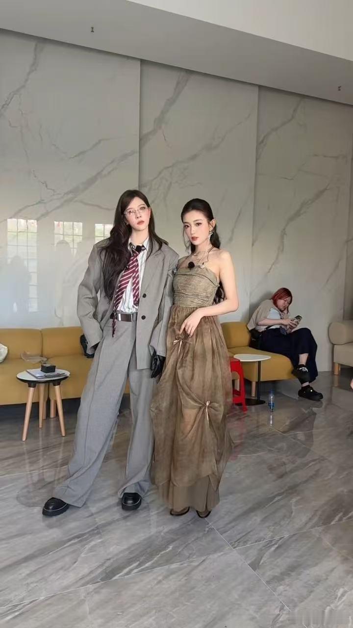 浪姐 JYP 这波国庆特供的浪姐JYP视频，真的是疯美人的神仙操作！每位姐姐都极