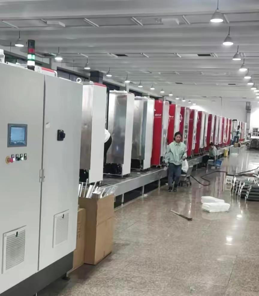 钟睒睒可能做梦都没有想到，他通过营销建立的品牌势能，实现了高毛利之后，通过在线下