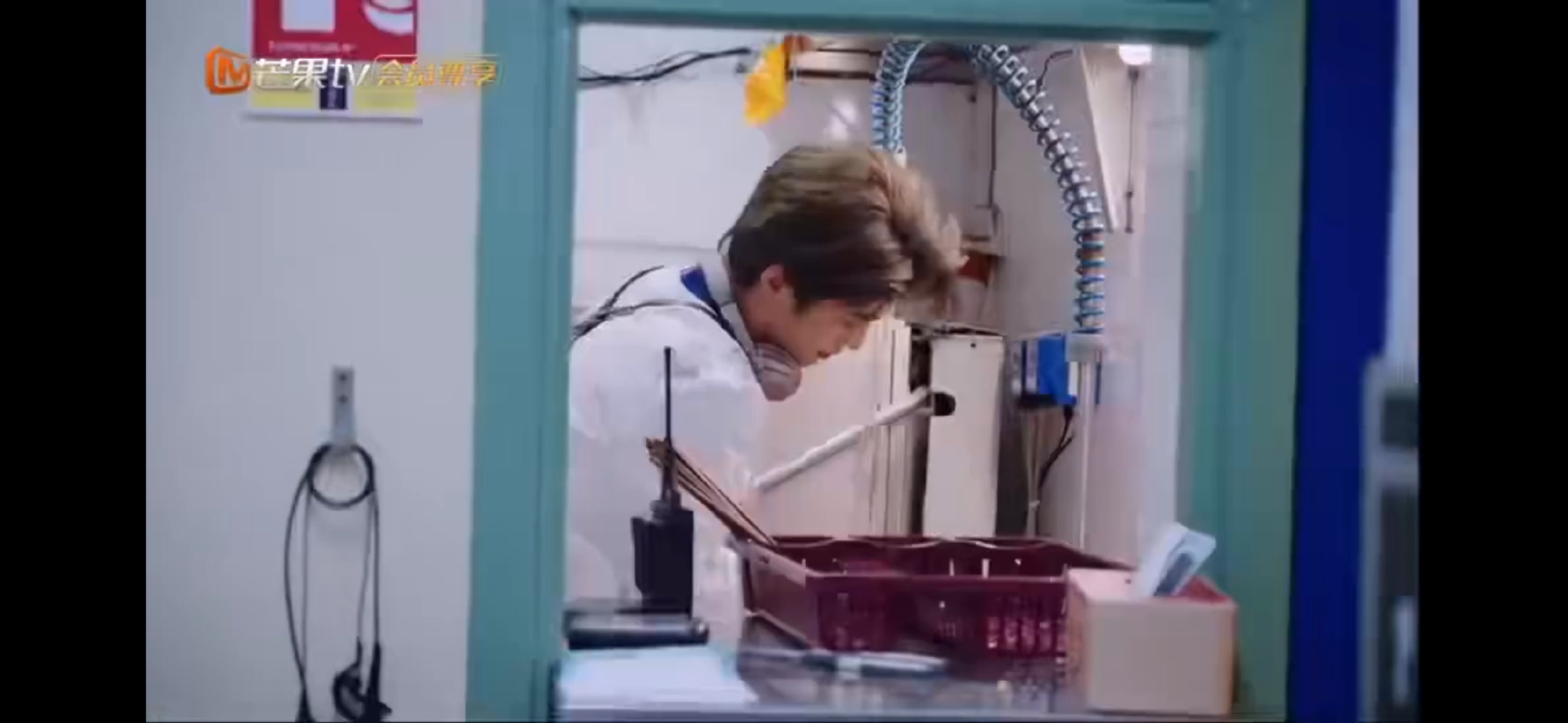 丁禹兮尹浩宇这该死的胜负欲 丁禹兮尹浩宇洗个碗都卷起来了中餐厅 丁禹兮尹浩宇洗个