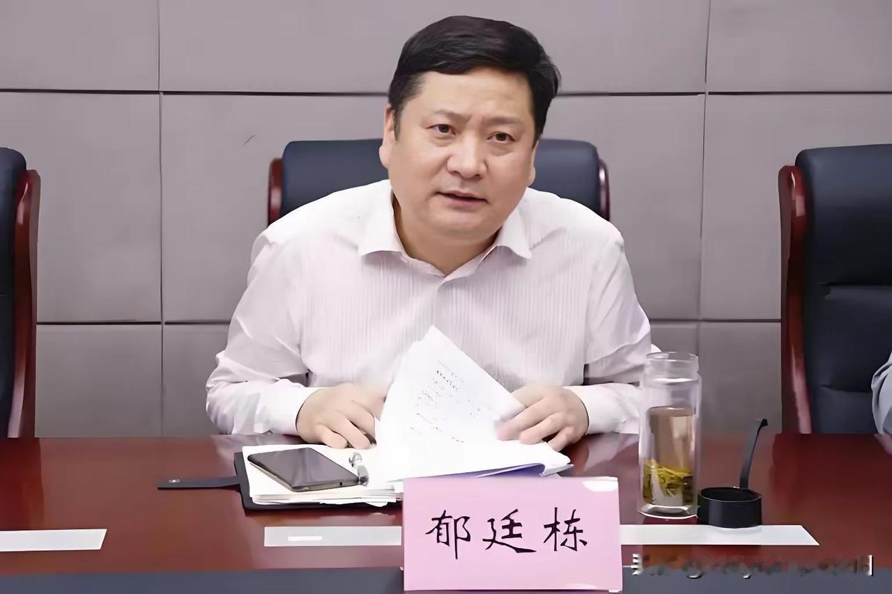 杭州酒局事件发酵至今，除了受害方女子以外，涉案的其实有三位男子。通报中只讲了两位