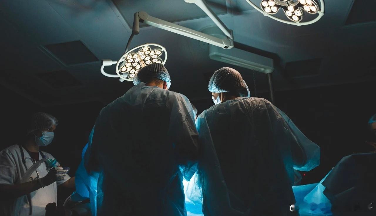 还原小洛熙真相不能只靠监控 公众执着于一段监控录像，折射出的是深层的社会信任焦虑