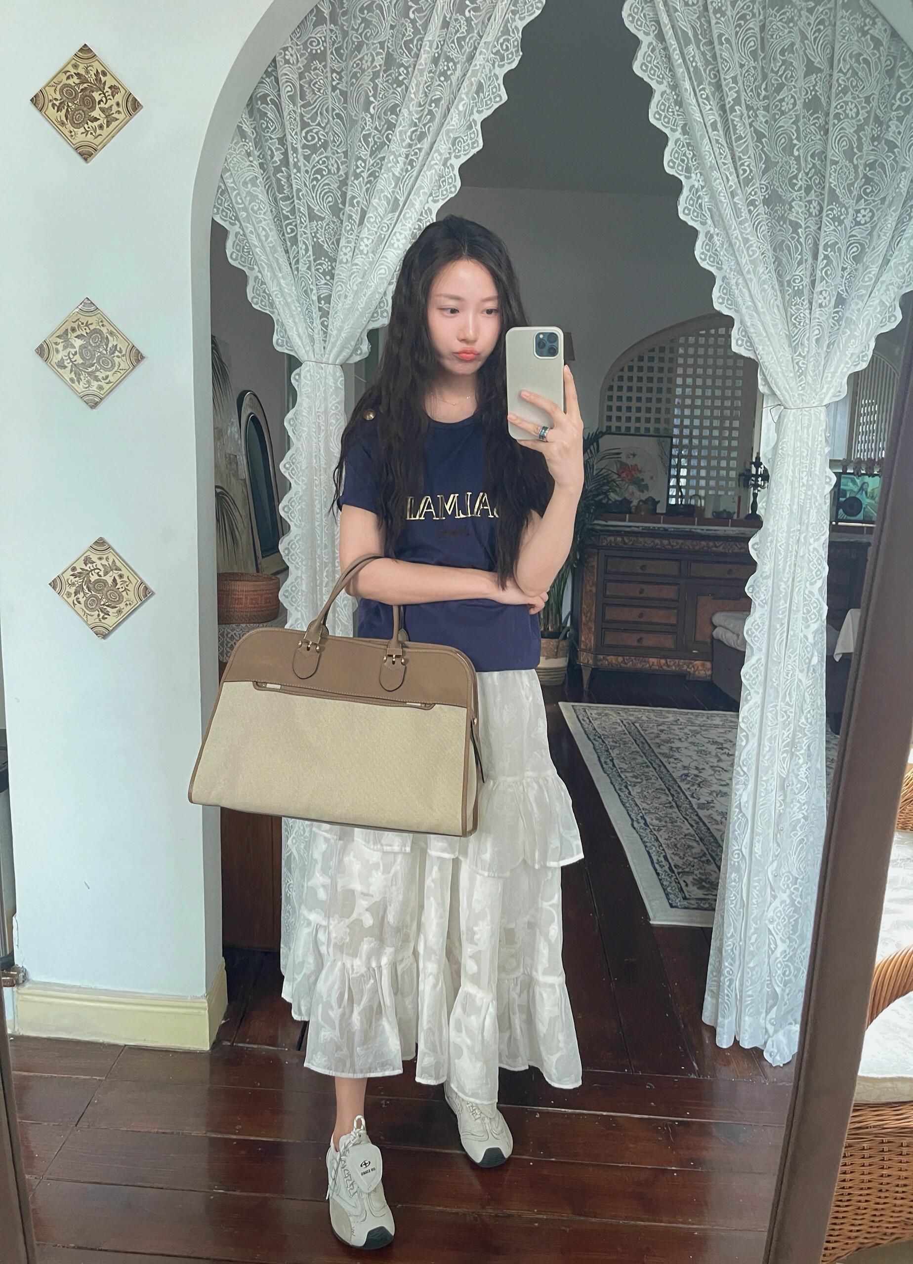 菅纫姿7月穿搭look ​​​
