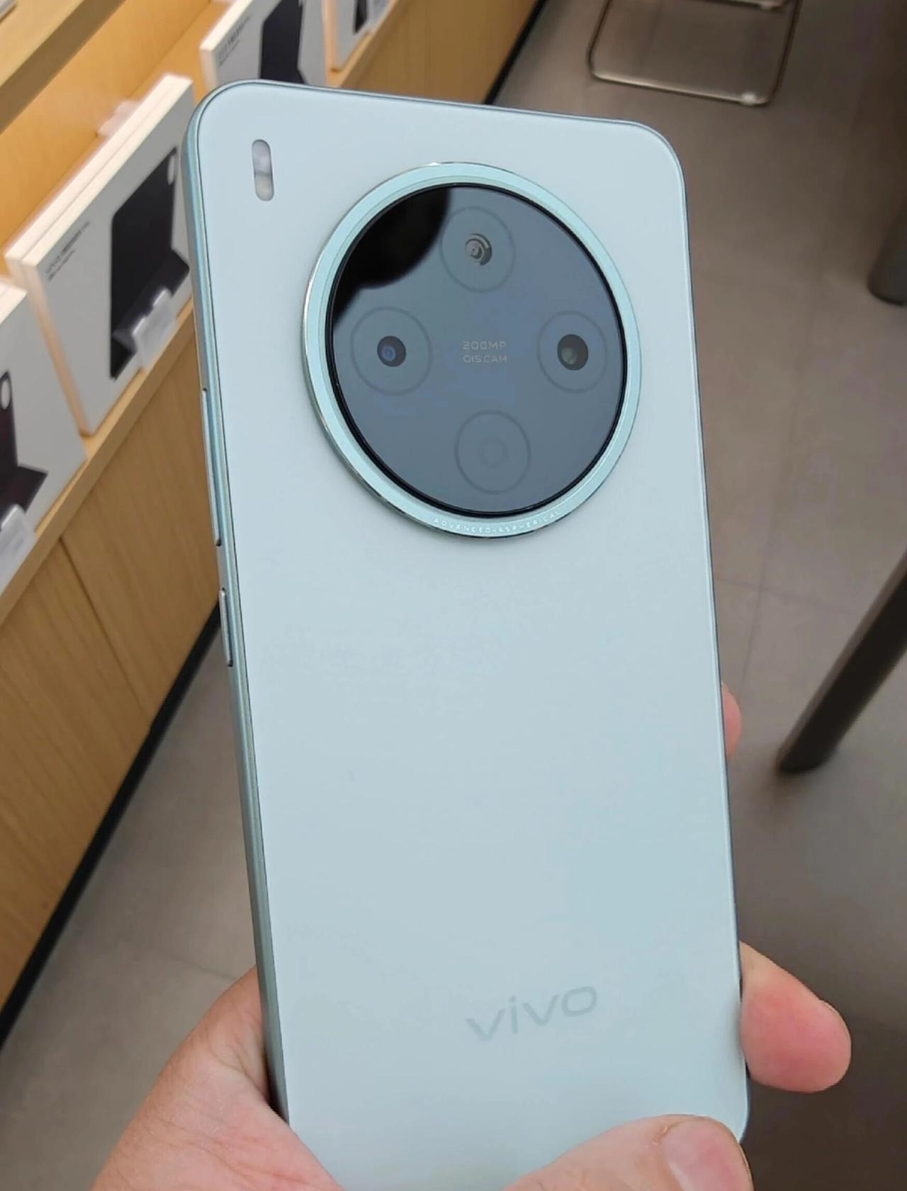 vivo Y500Pro上手体验，说下小编真实感受① 影像这回给拉上来了、在千元