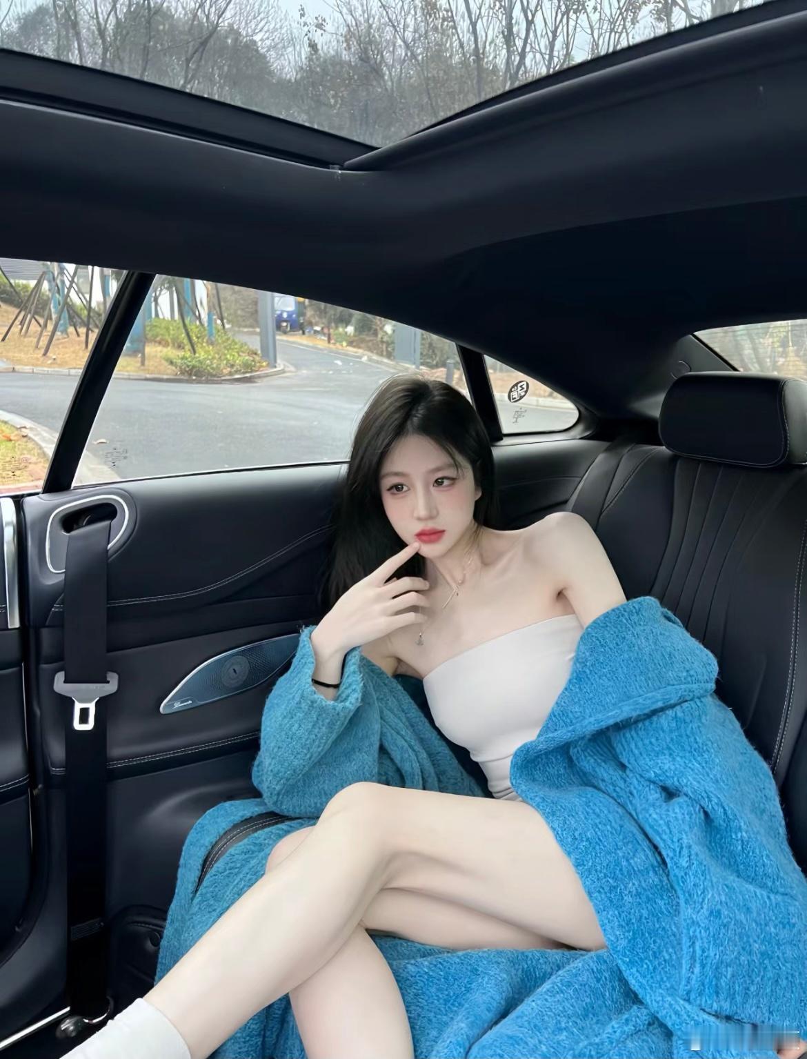 -午间聊天室，说一下在车上试过吗？[哆啦A梦吃惊][哆啦A梦吃惊][哆啦A梦吃惊