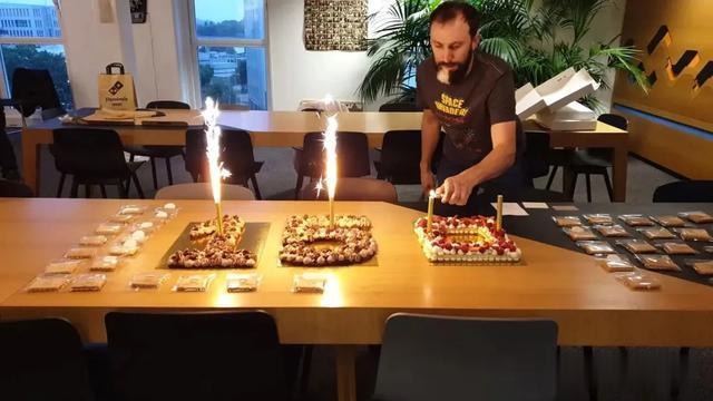 华为又开源了个大的：超大规模MoE推理秘籍