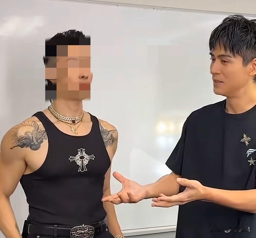 想听实话么？纹身的人不一定是坏人，但好人绝不会纹身，你认为很美，那是你自己的价值