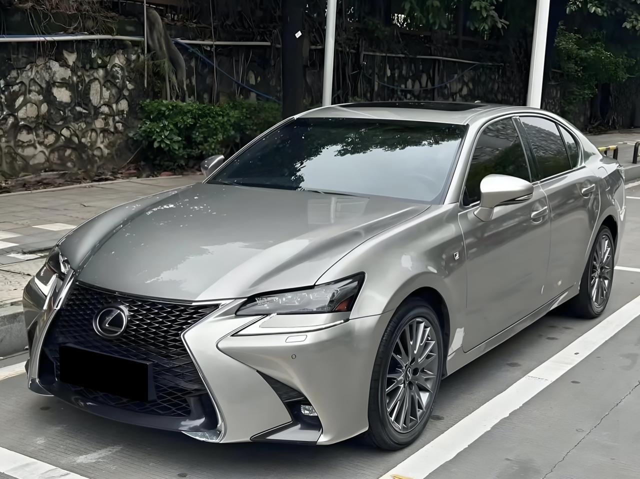 不便宜啊！17款雷克萨斯GS300 F SPORT 13万公里大灯进水维修实录