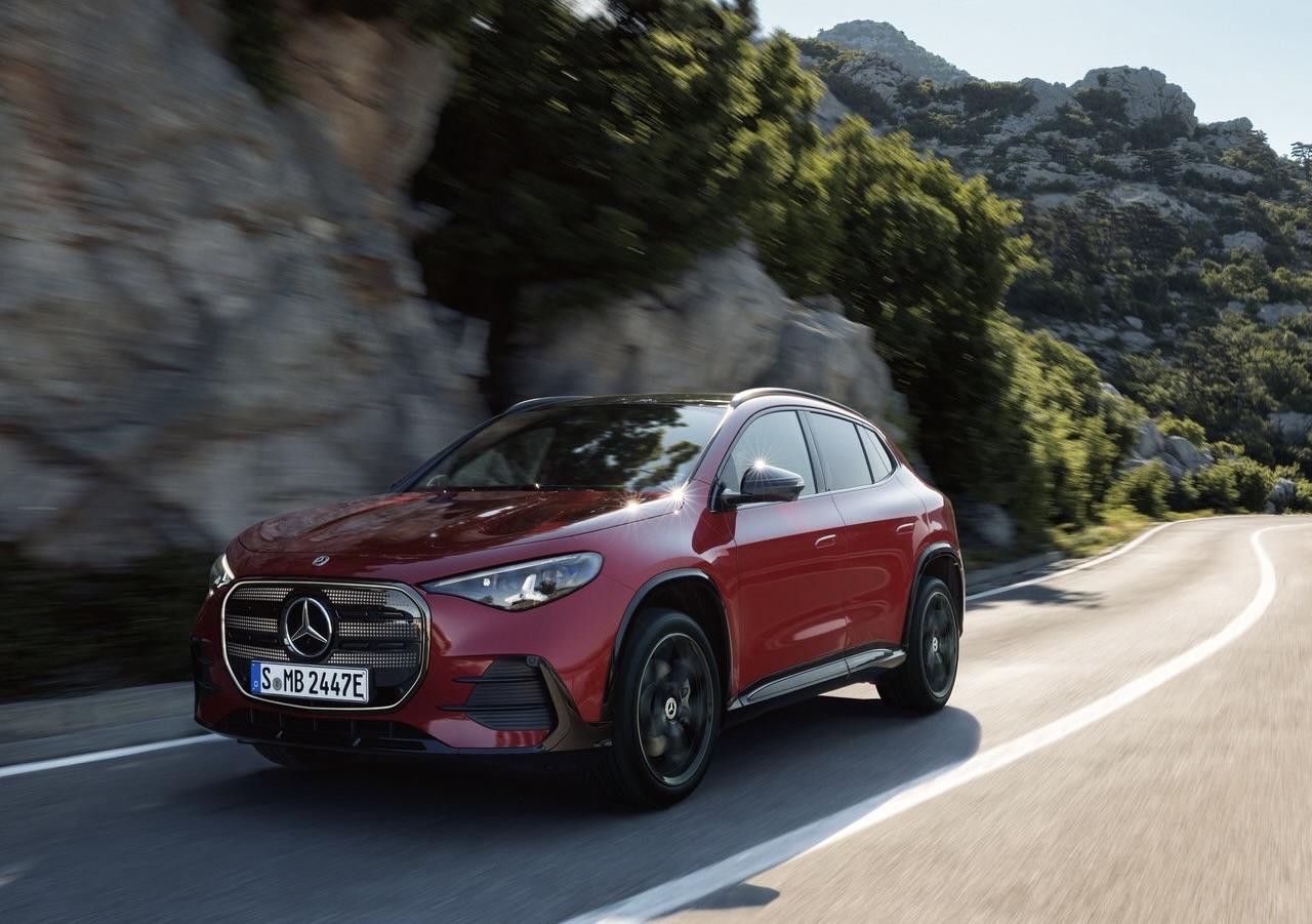 全新 GLA 发布会图刷完，我的感受就是一台安分守己的城市小 SUV。个头不大，