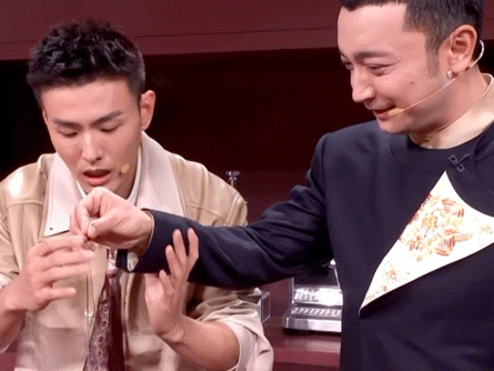 尼格买提 这次你成功了屏幕外算懵，小尼成功逆袭 