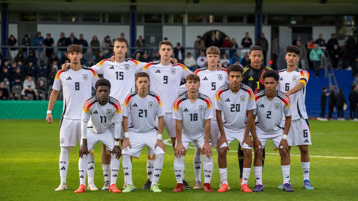 即将提拔进一线队或迎来出场机会？ 莱昂纳德·普雷斯科特：拜仁慕尼黑的新星门将是谁