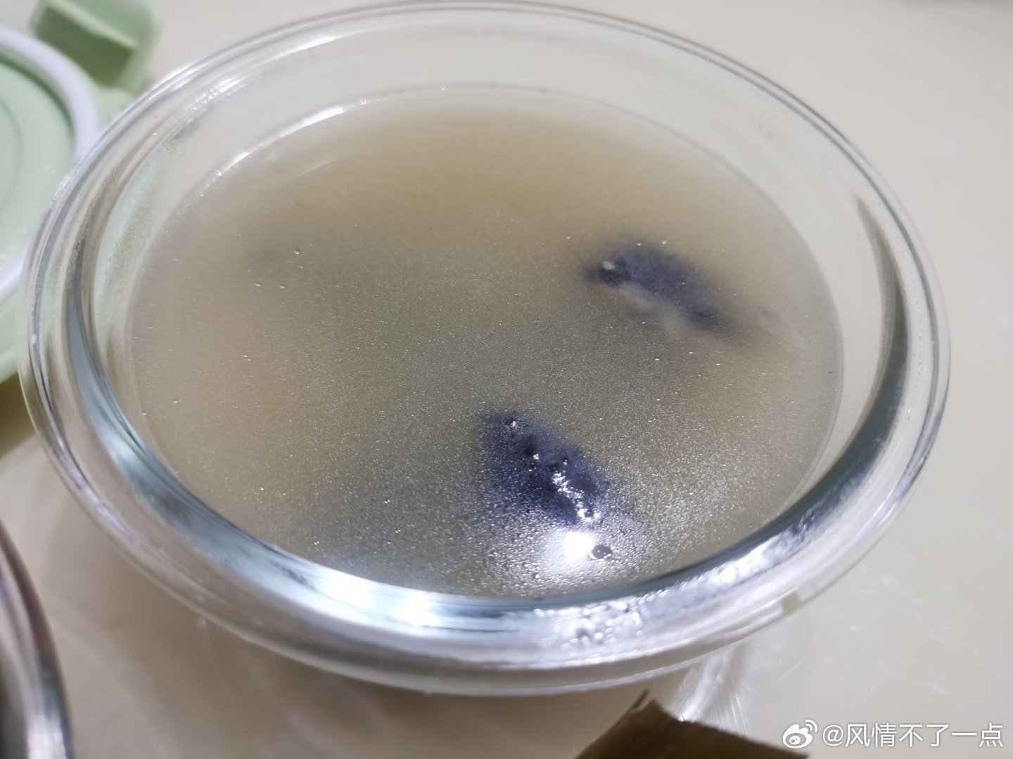 起猛了，刚热好粽子，好大儿就从阿姨家里打包了饭菜回来我是吃了再减肥呢还是吃了也不