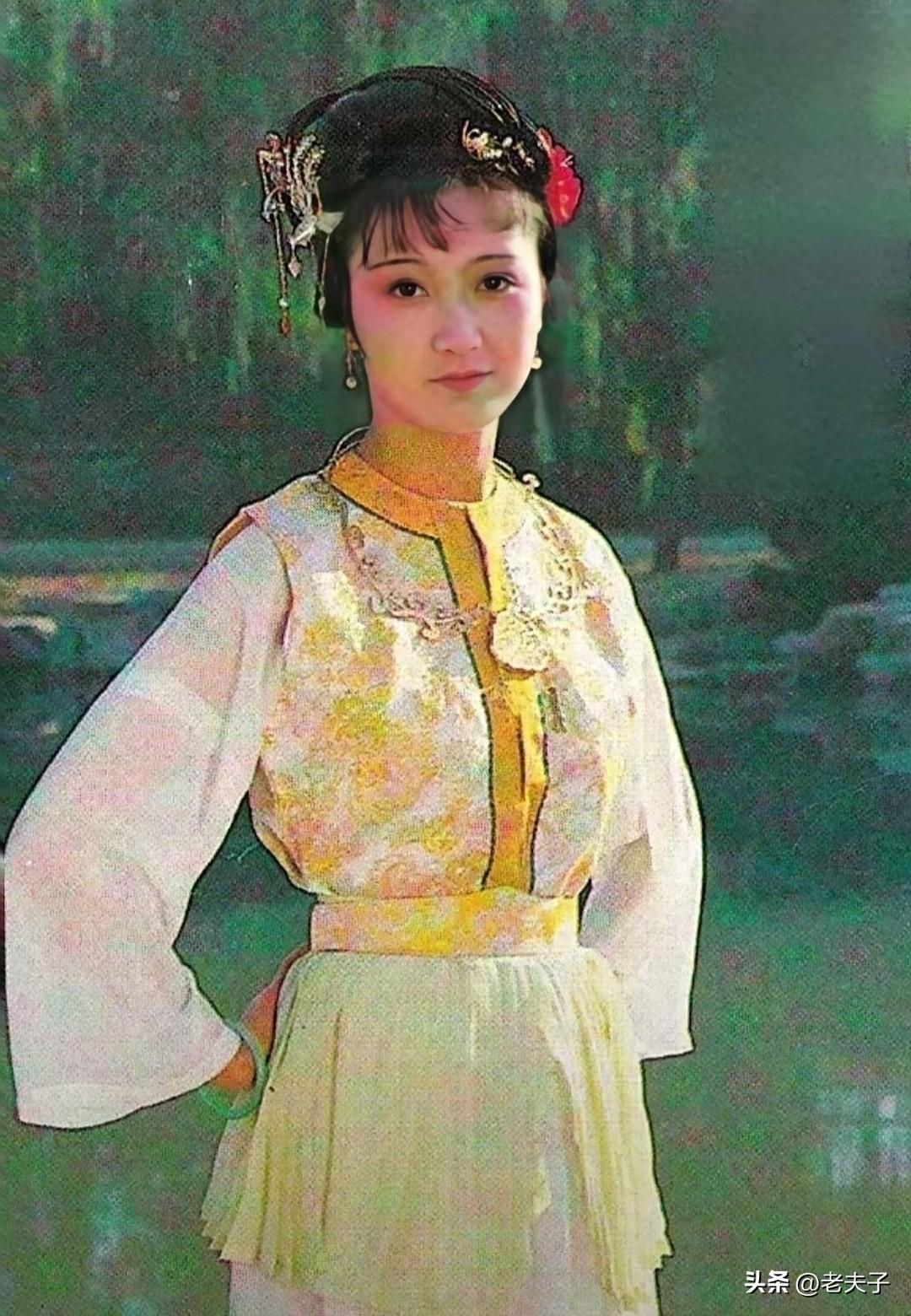 中国电影史人物之第1421位，牟一（1964 年— ），四川成都人。
1985 