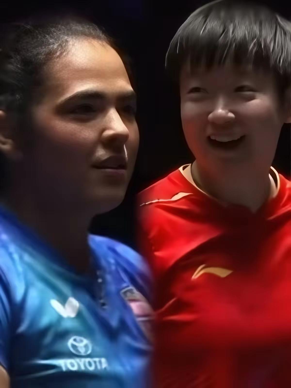 迪亚斯：王艺迪号称800斤，我哩？
莎莎：臂力千斤，乒乓之神：1000斤！
迪亚