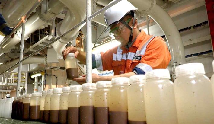 日本进口的稀土，有76%来自中国
 
想用南鸟岛稀土取代中国稀土，日本人恐怕想多