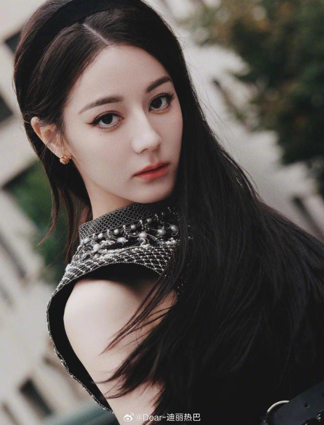 #迪丽热巴重塑女性魅力##迪丽热巴传递女性力量#迪丽热巴重塑女性魅力，传递女性力