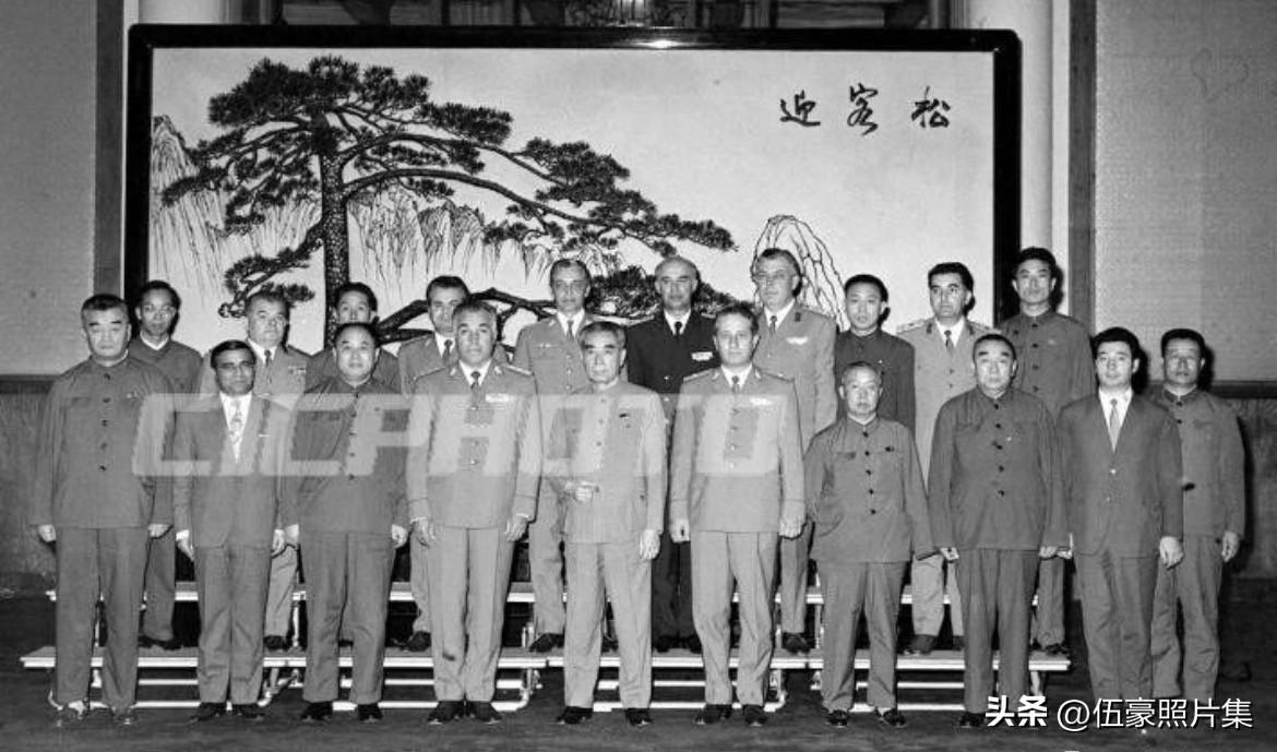 【周总理历史上的今天——6月27日】
1973年6月27日，周恩来总理在人民大会