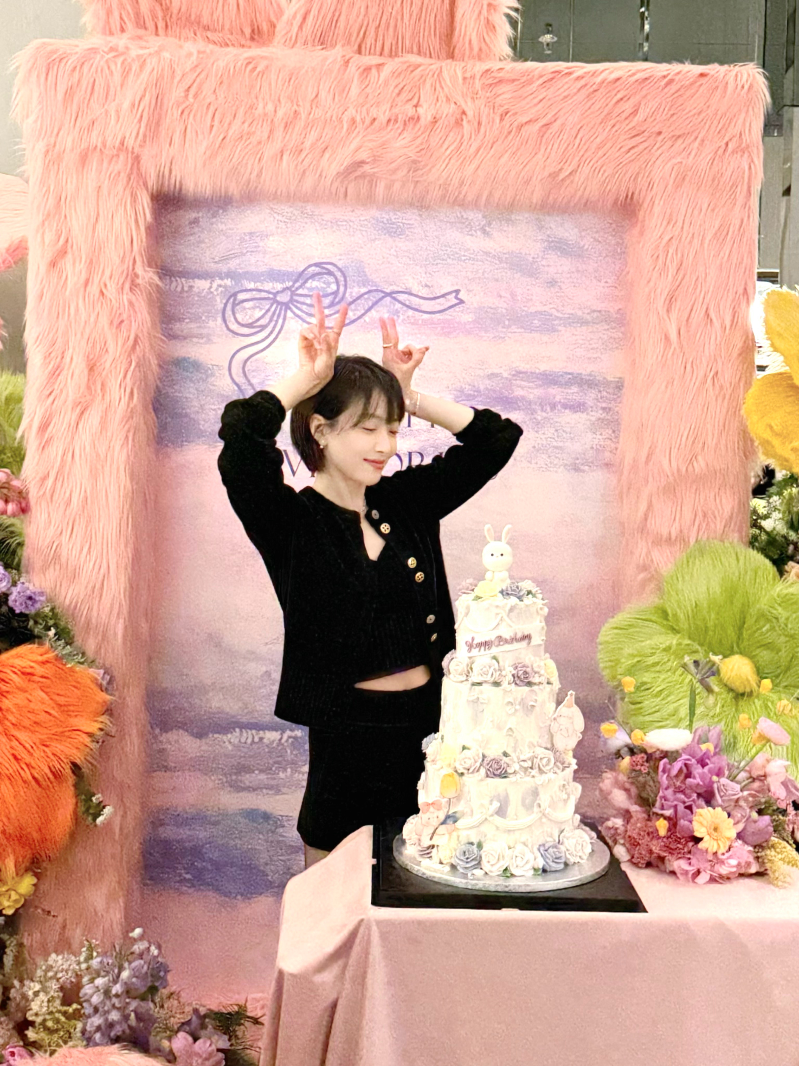 宋茜宋茜0202生日快乐所有温暖都在这里自然生长，像一场闪闪发光的日常奇迹。祝我