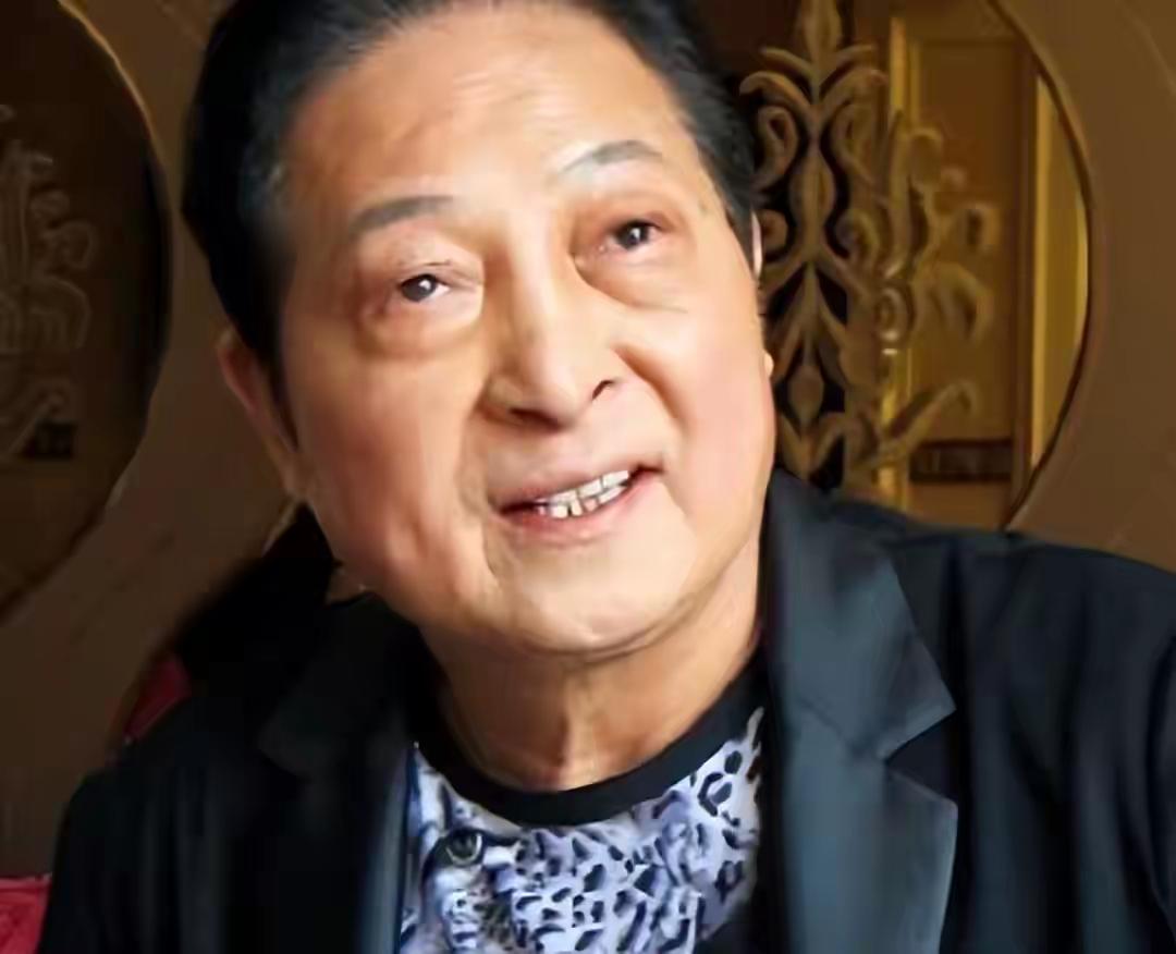 现在还有谁记得这个人的?想当年风光无限，群星环绕，可以说是一呼百应。到后来锒铛入