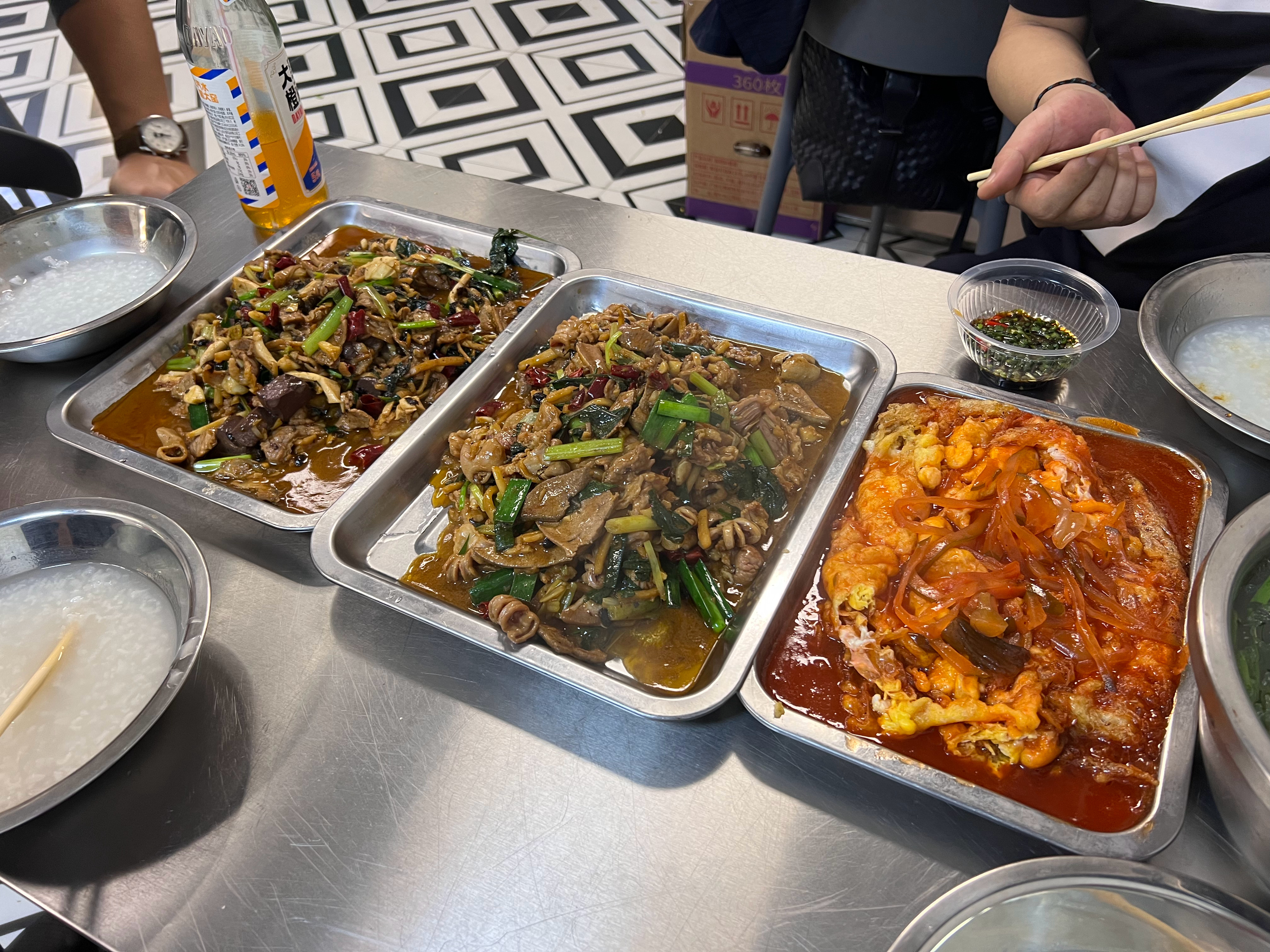 我只想说，南宁不用避雷，家家都好吃 ​​​