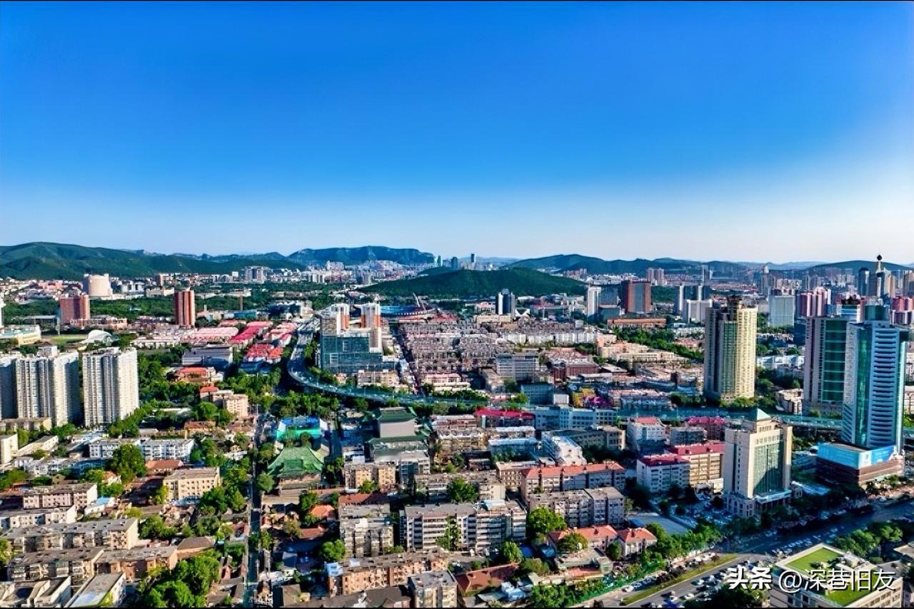 真是被00后惊讶到了。

“不婚不育，开心的概率，自己说了算”
“已婚已育，开心