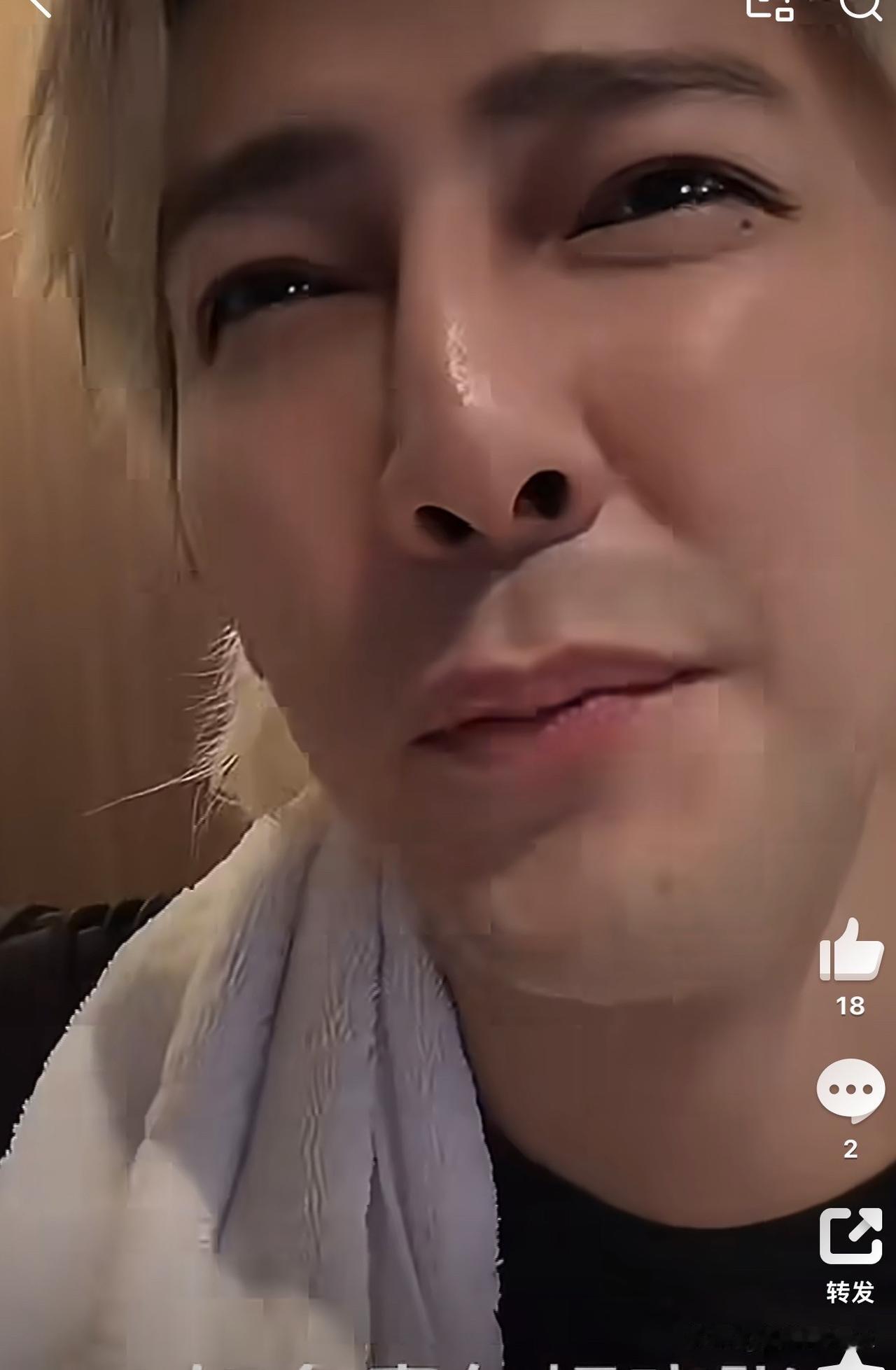 汪东城在直播时爆料：自己和初恋女友分手的原因，真的让人哭笑不得。

他说：“提到
