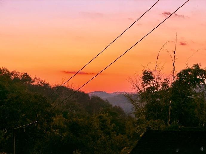 王星越晒风景问好   王星越晒风景问好：人，你好吗？看到了生活中很多好看的风景啊