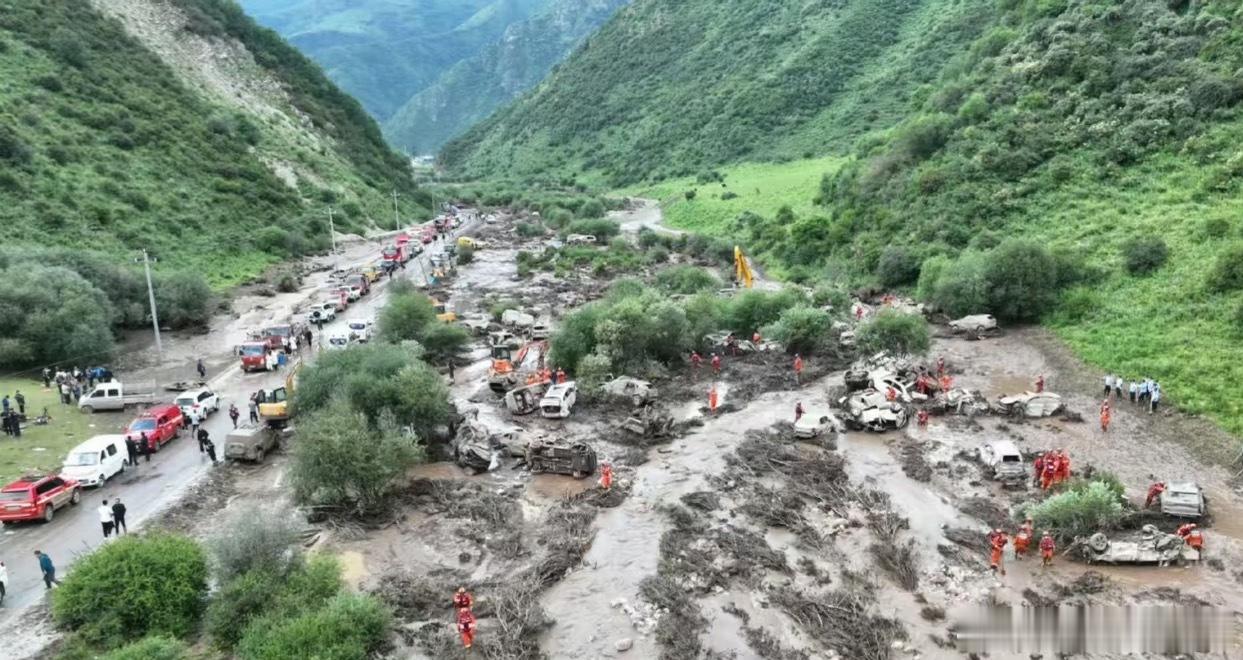 网红景区10人遇难3次预警为何失效7月26日甘肃渭源双石门景区（网红露营点“甘肃