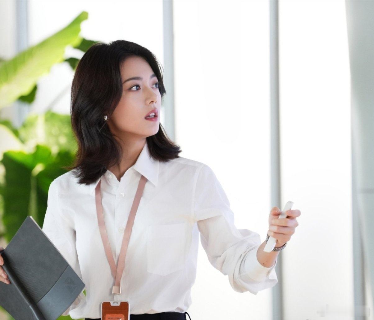 无可替代情感预告 不搞无脑甜宠，主打成年人的感情拉扯，初心对抗现实困境，锋芒碰撞