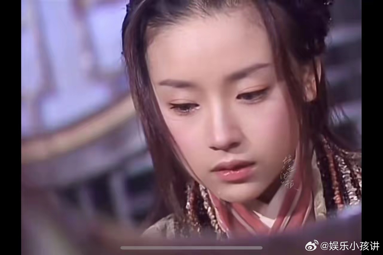 当年董洁的颜值巅峰秒杀现在的一切小花就是天仙刘亦菲也得暂避锋芒只可惜董洁的花期有