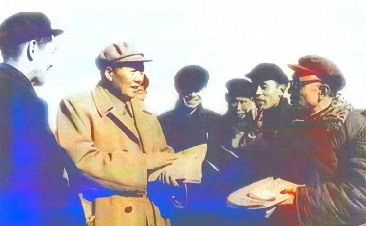 毛主席视察国棉厂，质问经理：身为男人，为何会躲在绣楼闺阁不出？

1957年9月