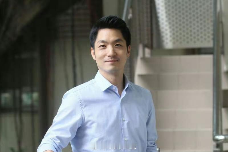 台北市政宣布：自3月1日起，家中有12岁以下子女并确有亲自接送需求的家长，企业配