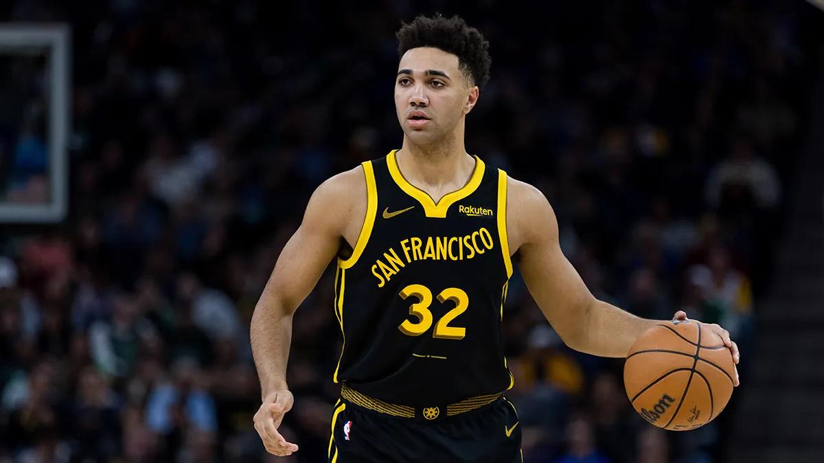 金州勇士队周三晚间完成交易，将特雷斯·杰克逊-戴维斯送至多伦多猛龙队，换回一个来