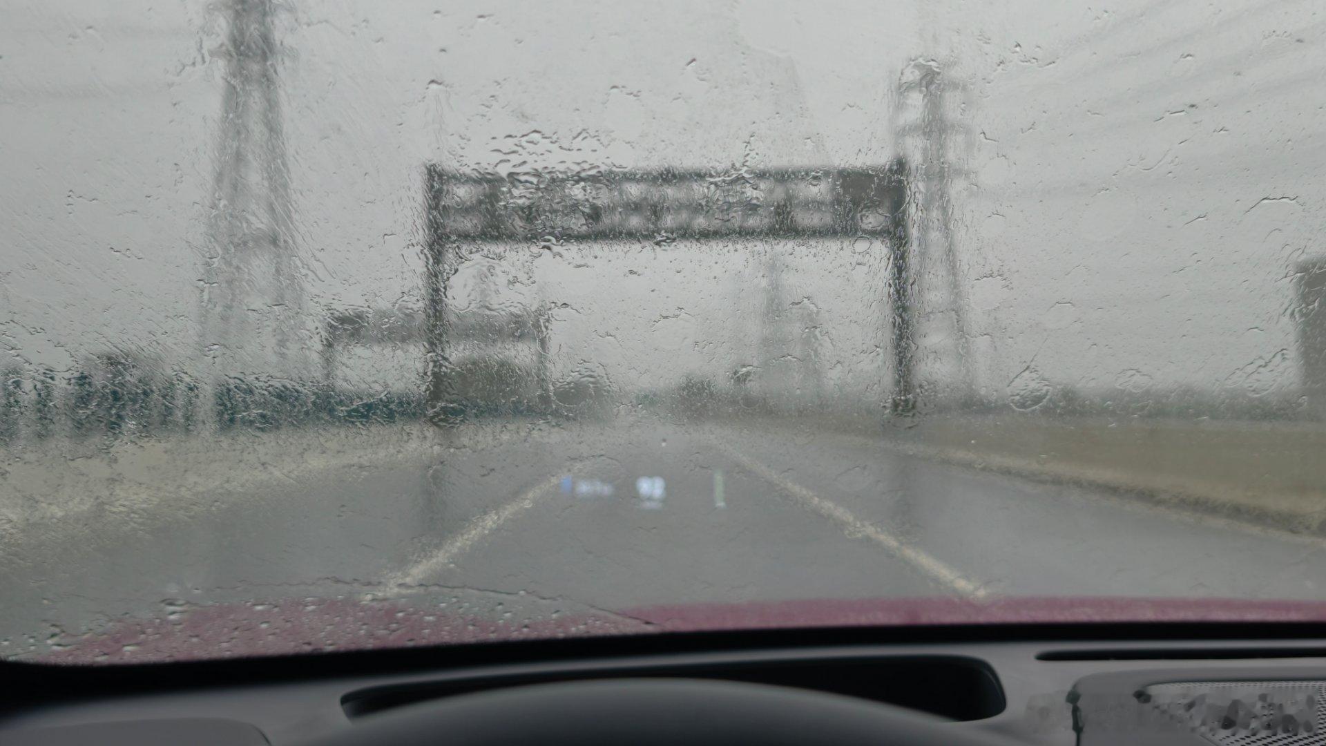 这场雨已经下了一个多月了，对于南方广东的汽车媒体来说简直是灾难，维斯塔潘来了都难