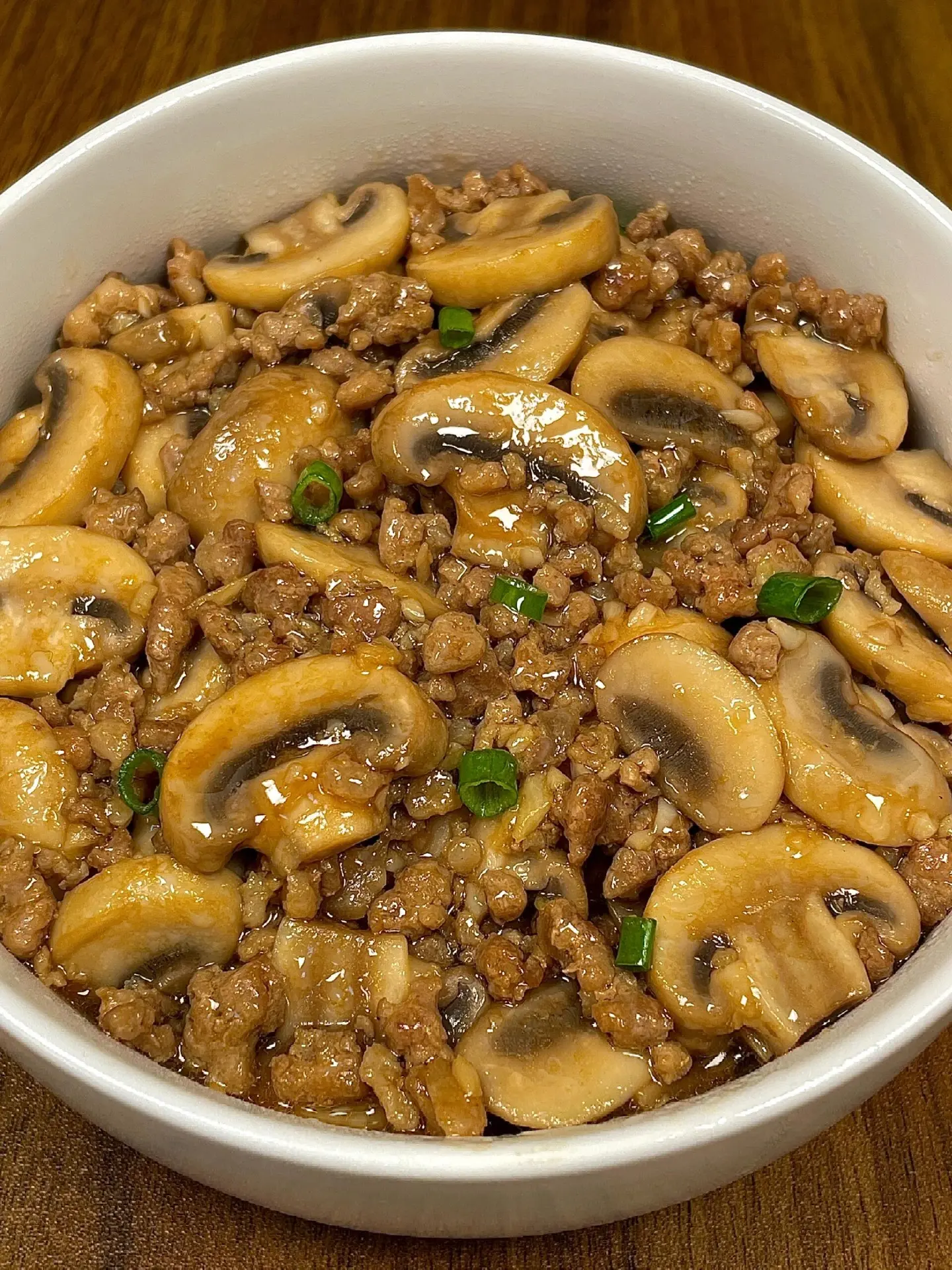 就这个菜我能吃5碗大米饭。肉末囗蘑！嘎嘎好吃 又是一道下饭神器！ 米饭...
