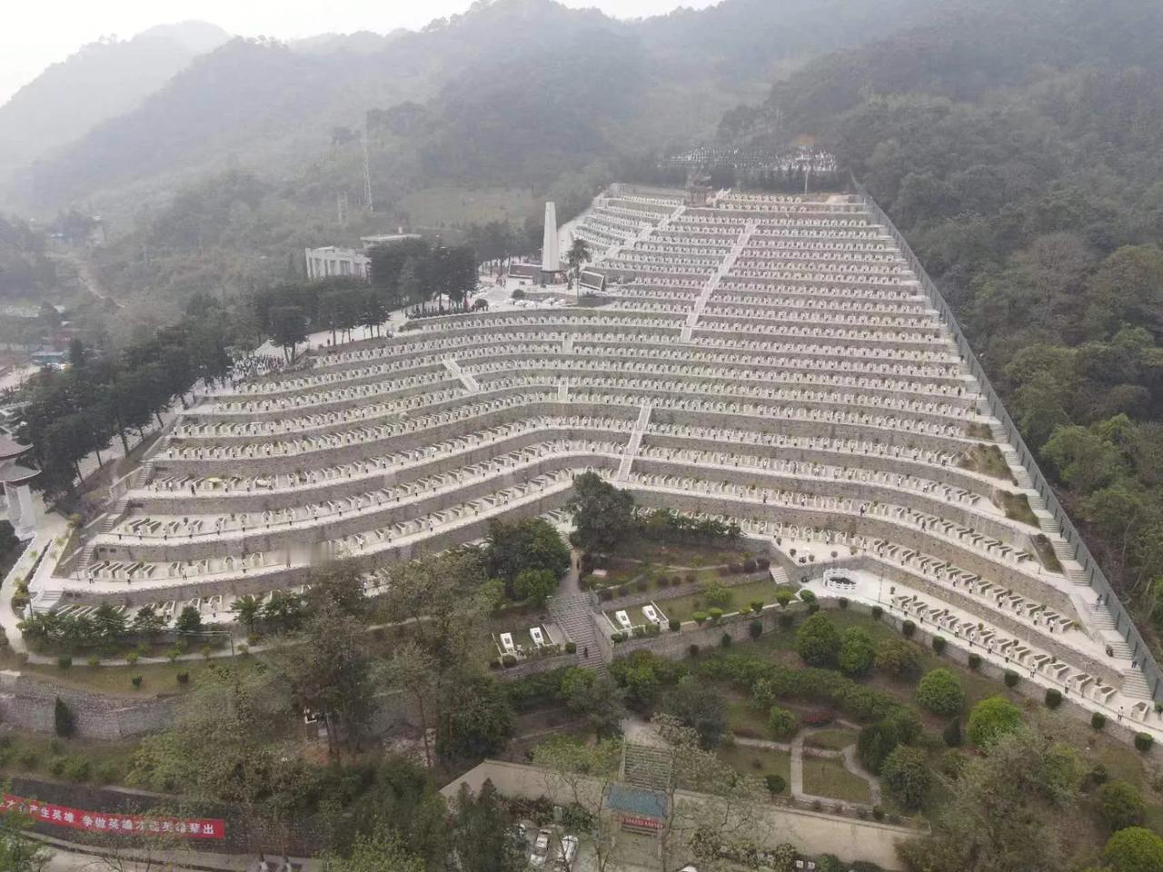 纪念“4•28”对越自卫反击战收复老山41周年！
今天上午麻栗坡县老山爱心志愿者