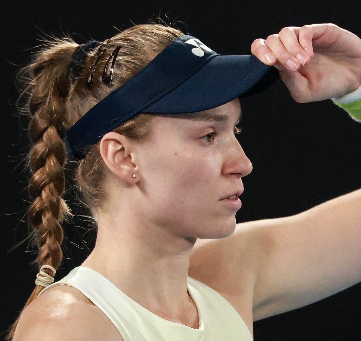 网坛风云 莱巴金娜横扫进16强昨晚的迪拜1000赛第二轮，头号种子莱巴金娜耗时1