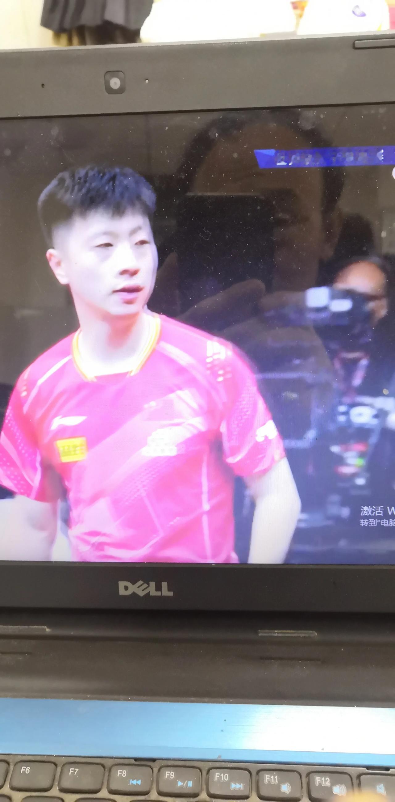 林高远关键时刻没有掉链子，3：2绝杀马龙，闯进wTT男子总决赛四强。
为林高远点